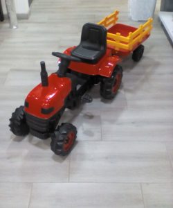 Traktor sa prikolicom NEW